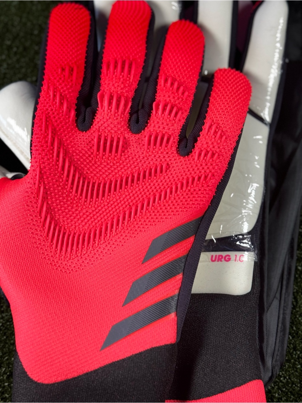 NEW Adidas Predator Textured Grip Goalkeeper Gloves PRO PC